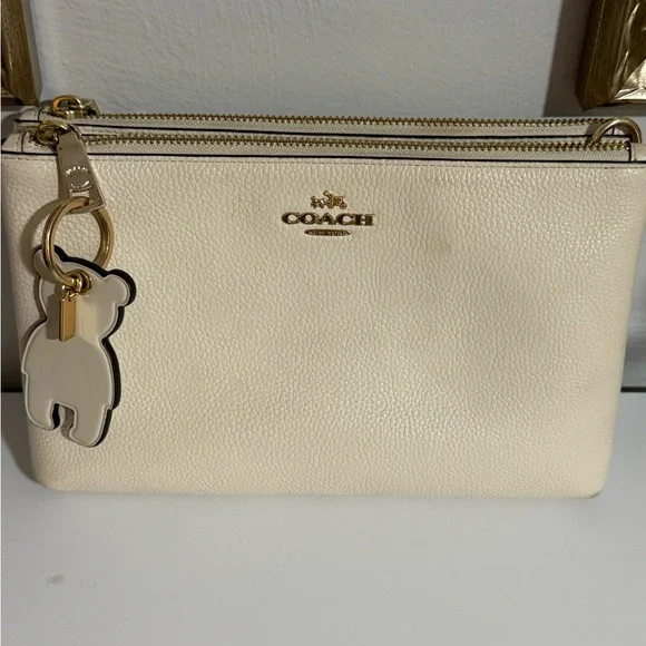 COACH Chalk Double Zip Lyla Purse/Wristlet Set with Bear Charm - Picture 2 of 16